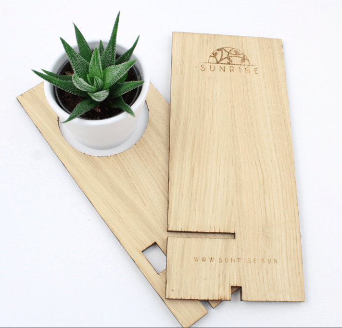 Support téléphone bois avec plante IDBOIS03